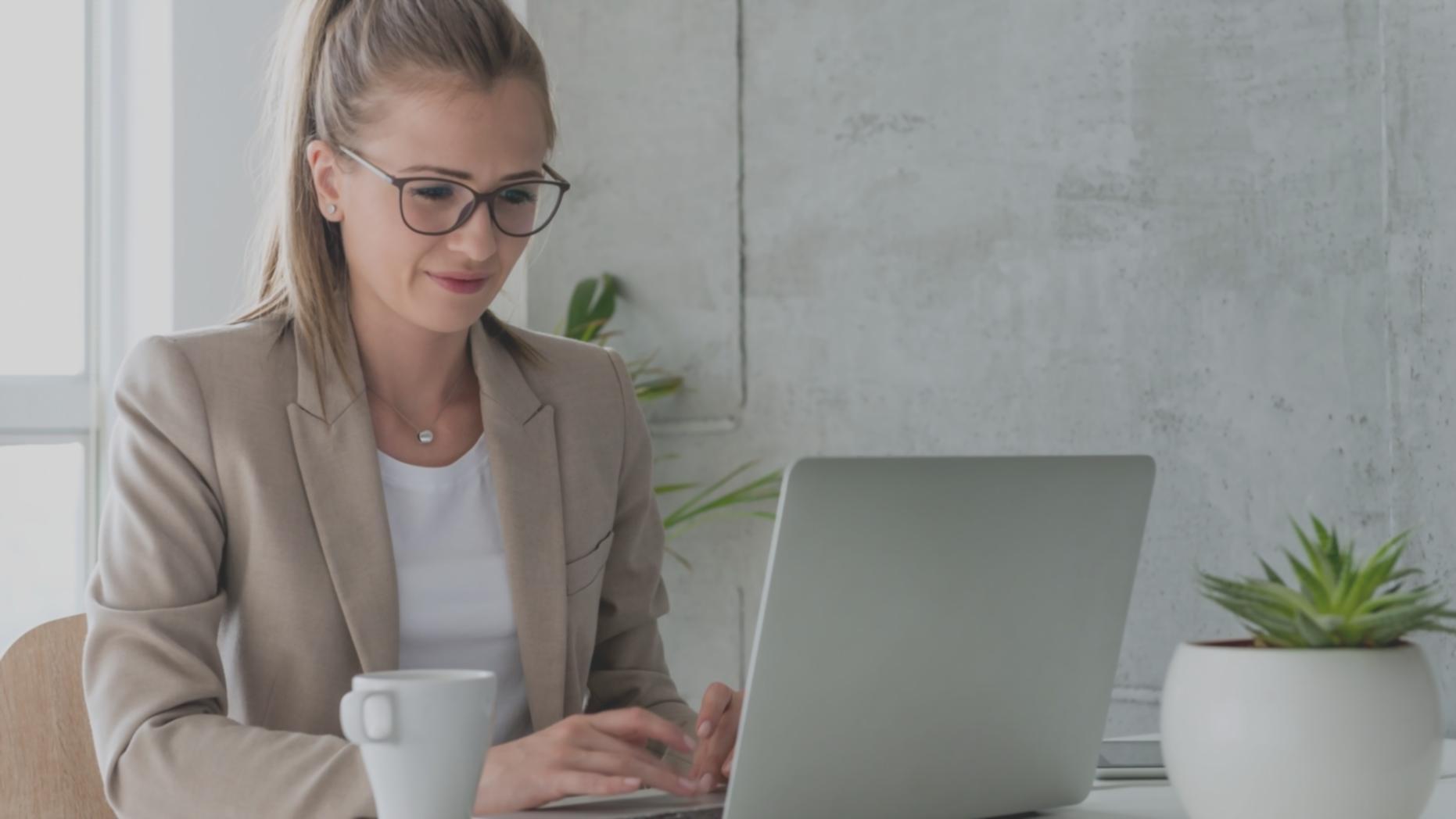 Практическая работа с цветовыми палитрами в веб-интерфейсах